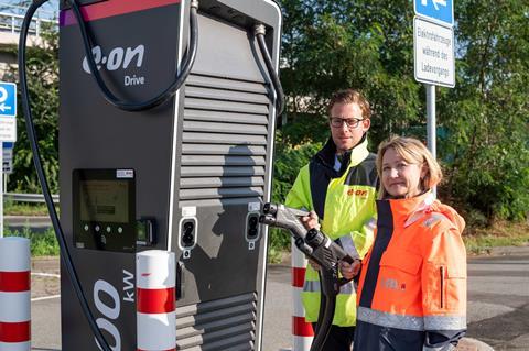 E.ON has commissioned four charging stations in the port area of the Hamburg Port Authority (HPA), directly on the A7 motorway.