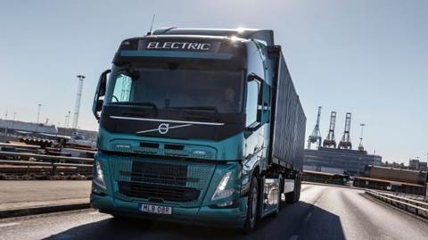 24129_volvo-trucks-hosts-on-line-event-to-speed-up-the-transition-to-electric-trucks-1-678x381