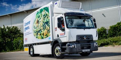 973763_tesco-first-18-tonne-electric-truck-with-refrigeration-body-2 (1)